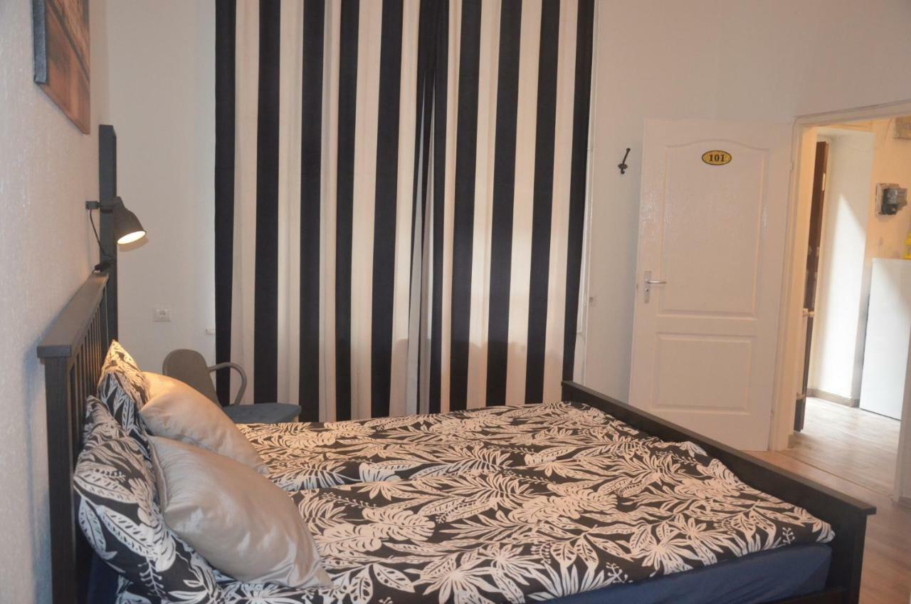 No. 11 Apartment With 2 Bathrooms Next To Railway Station Budapeste Exterior foto