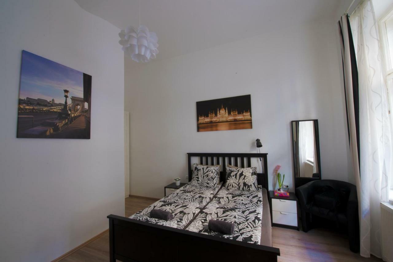 No. 11 Apartment With 2 Bathrooms Next To Railway Station Budapeste Exterior foto